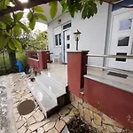 Tranquil New In Inland Lefkada Apartmán